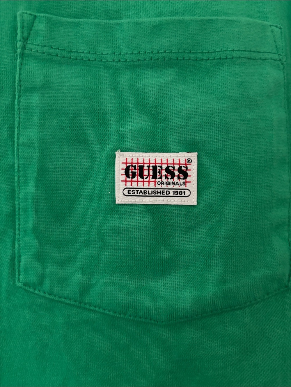 Vintage GUESS Short-Sleeve Pocket Tee in Bright Green like new - Picture 2 of 3